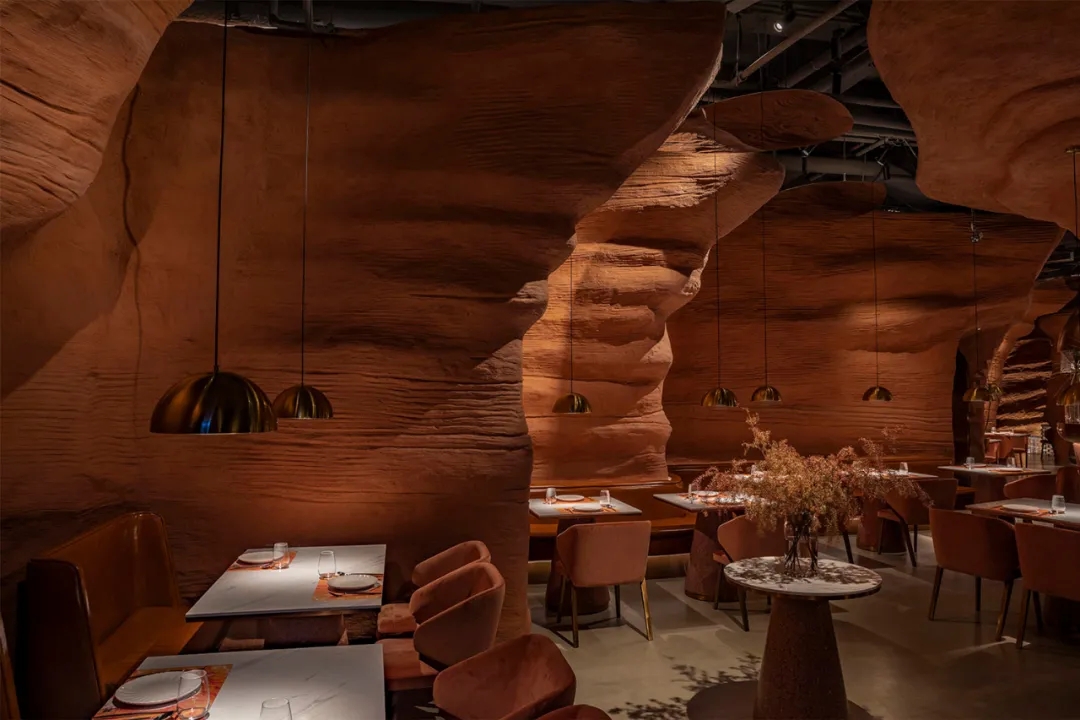 海南深圳餐饮空间设计，让你穿梭在原始峡谷之中